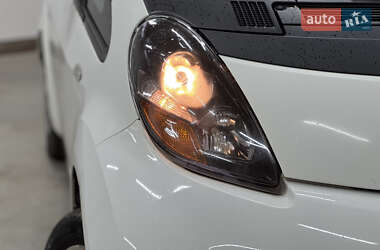 Хэтчбек Mitsubishi i-MiEV 2011 в 
