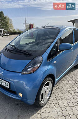 Хэтчбек Mitsubishi i-MiEV 2012 в 