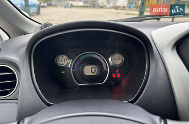 Хэтчбек Mitsubishi i-MiEV 2010 в 
