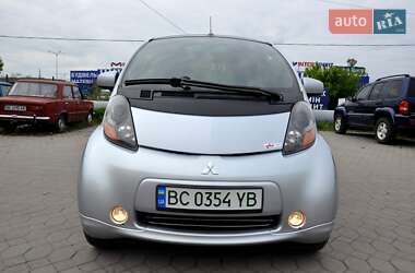 Хэтчбек Mitsubishi i-MiEV 2011 в 