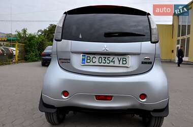 Хэтчбек Mitsubishi i-MiEV 2011 в 