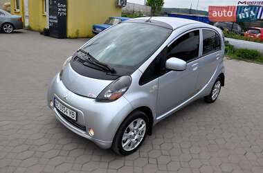 Хэтчбек Mitsubishi i-MiEV 2011 в 