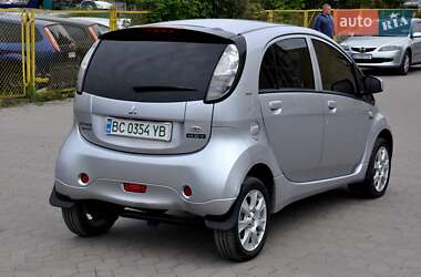 Хэтчбек Mitsubishi i-MiEV 2011 в 