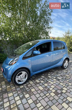 Хэтчбек Mitsubishi i-MiEV 2011 в 