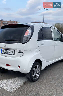 Хэтчбек Mitsubishi i-MiEV 2011 в 