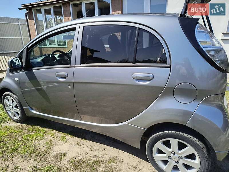 Хэтчбек Mitsubishi i-MiEV 2010 в Счастливом фото 2 Хэтчбек Mitsubishi i-MiEV 2010 в Счастливом