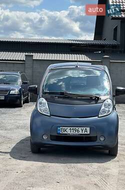 Хэтчбек Mitsubishi i-MiEV 2012 в 