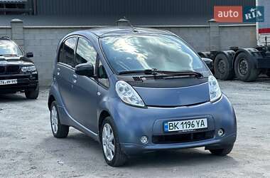 Хэтчбек Mitsubishi i-MiEV 2012 в 