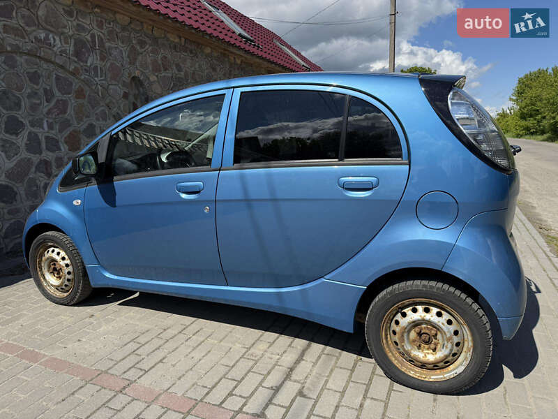 Хетчбек Mitsubishi i-MiEV 2011 в Чернівцях