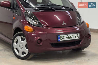 Хэтчбек Mitsubishi i-MiEV 2012 в 