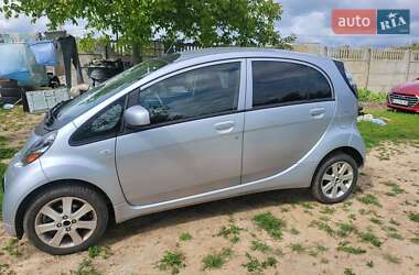 Хэтчбек Mitsubishi i-MiEV 2011 в 