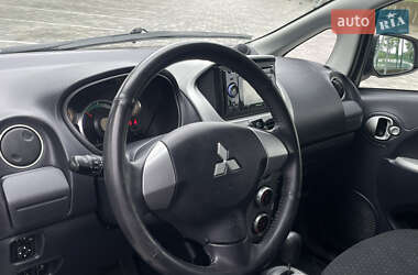 Хетчбек Mitsubishi i-MiEV 2011 в 