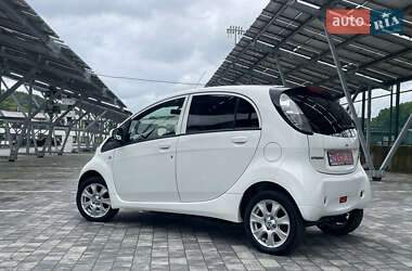 Хетчбек Mitsubishi i-MiEV 2011 в 