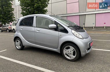 Хэтчбек Mitsubishi i-MiEV 2016 в 