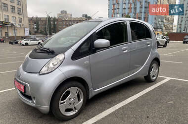Хэтчбек Mitsubishi i-MiEV 2016 в 