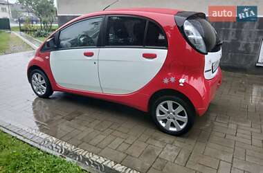 Хэтчбек Mitsubishi i-MiEV 2011 в 