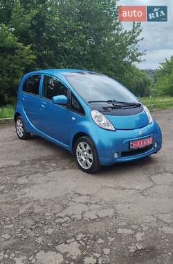 Хэтчбек Mitsubishi i-MiEV 2015 в 