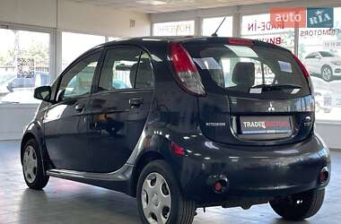 Хэтчбек Mitsubishi i-MiEV 2011 в 