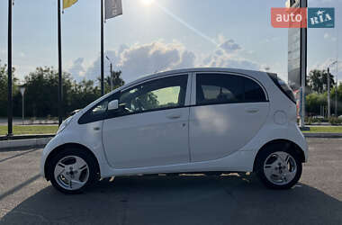 Хэтчбек Mitsubishi i-MiEV 2015 в 