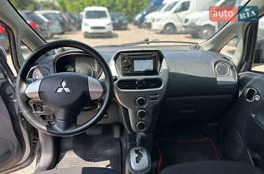Хэтчбек Mitsubishi i-MiEV 2011 в 