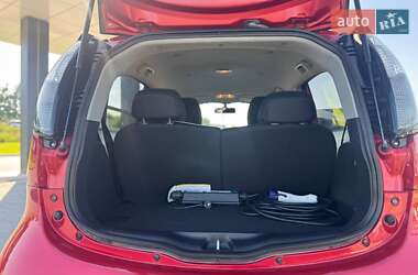 Хэтчбек Mitsubishi i-MiEV 2015 в 