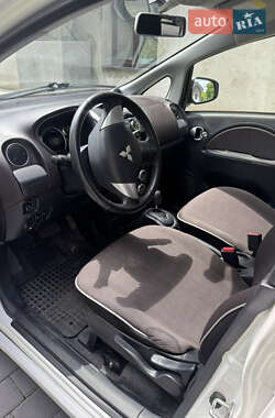 Хэтчбек Mitsubishi i-MiEV 2012 в 