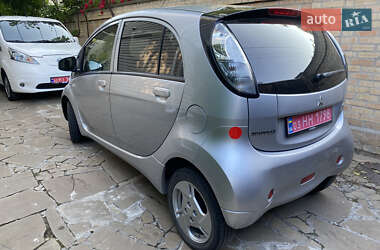 Хэтчбек Mitsubishi i-MiEV 2016 в 