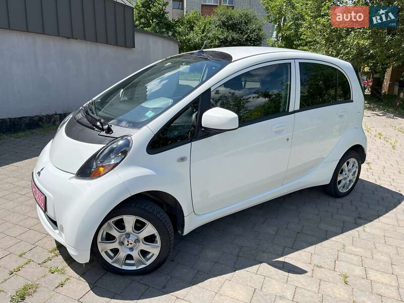 Хэтчбек Mitsubishi i-MiEV 2012 в 