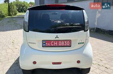Хэтчбек Mitsubishi i-MiEV 2012 в 