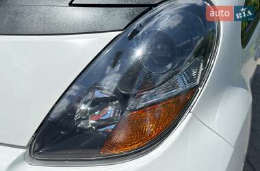 Хэтчбек Mitsubishi i-MiEV 2012 в 