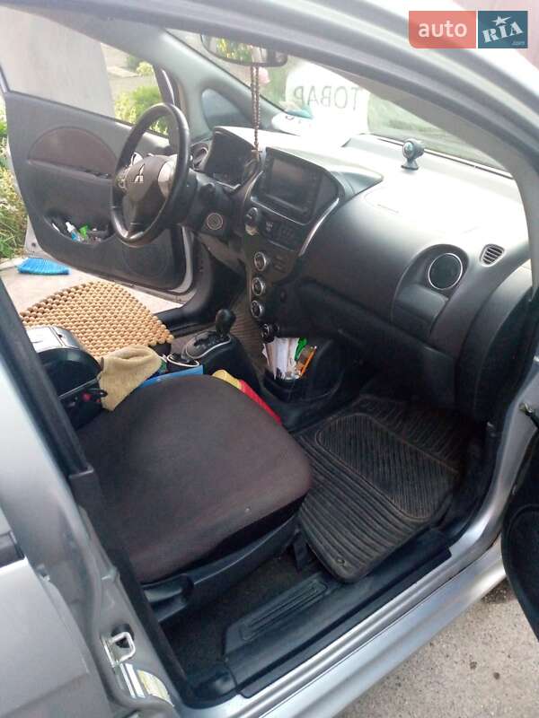 Хэтчбек Mitsubishi i-MiEV 2012 в Калуше