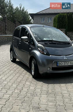 Хэтчбек Mitsubishi i-MiEV 2011 в 