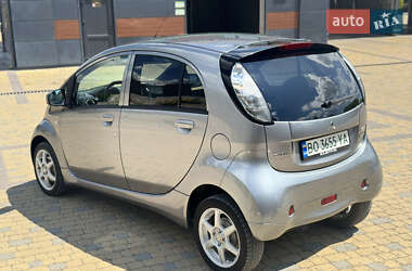 Хэтчбек Mitsubishi i-MiEV 2011 в 