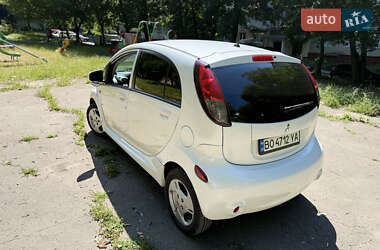 Хэтчбек Mitsubishi i-MiEV 2012 в 