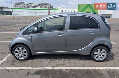 Хэтчбек Mitsubishi i-MiEV 2011 в 