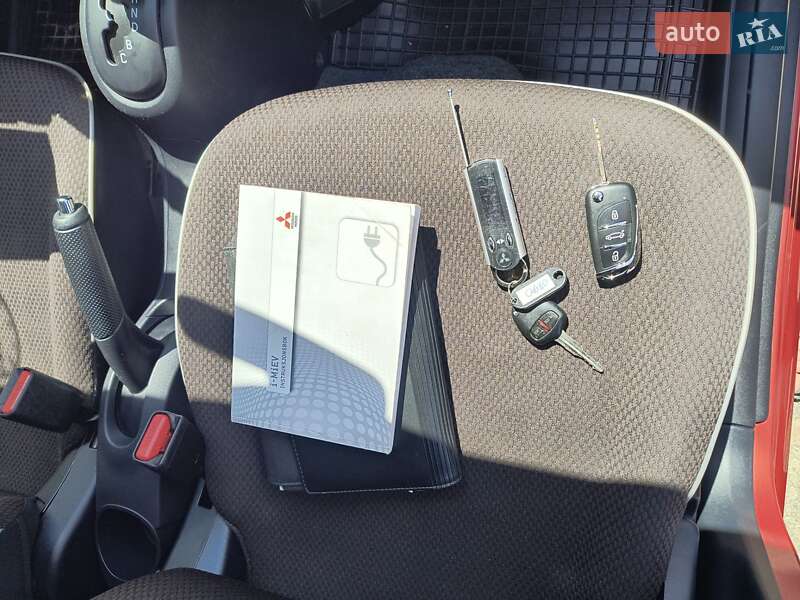 Хэтчбек Mitsubishi i-MiEV 2015 в Ивано-Франковске