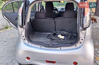 Хэтчбек Mitsubishi i-MiEV 2012 в 
