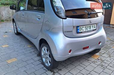 Хэтчбек Mitsubishi i-MiEV 2012 в 