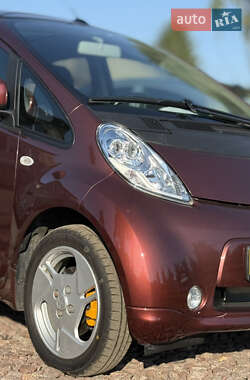Хэтчбек Mitsubishi i-MiEV 2014 в 