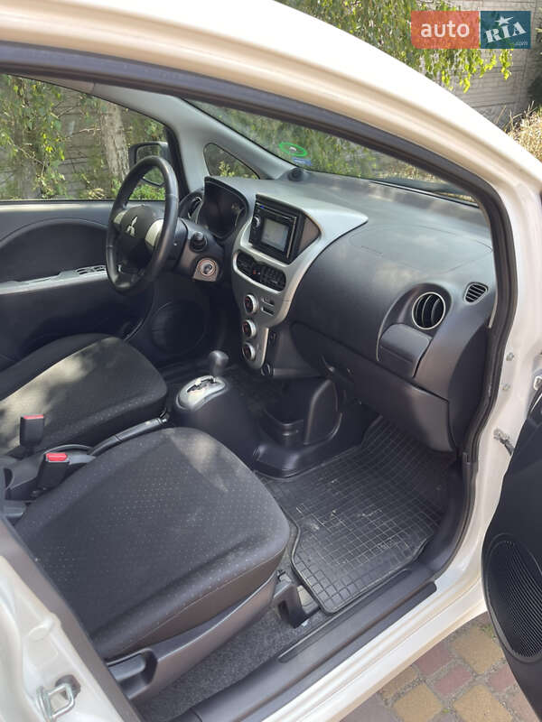 Хетчбек Mitsubishi i-MiEV 2011 в Дніпрі фото 20 Хетчбек Mitsubishi i-MiEV 2011 в Дніпрі