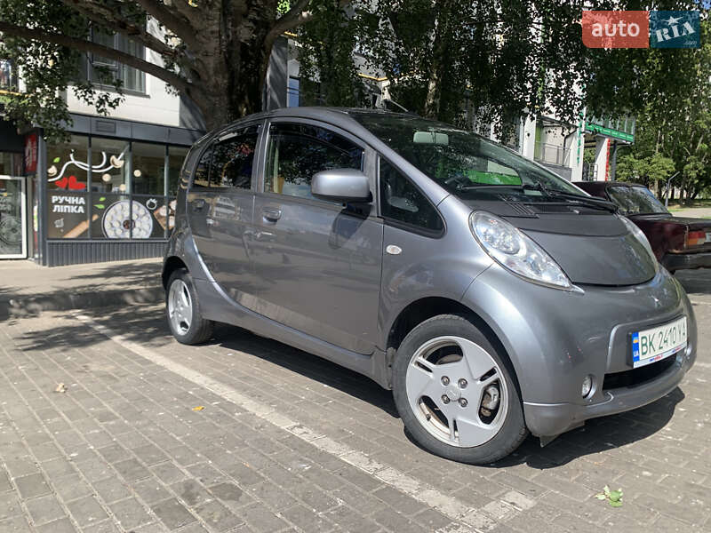 Mitsubishi i-MiEV 2012