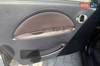 Хэтчбек Mitsubishi i-MiEV 2011 в 