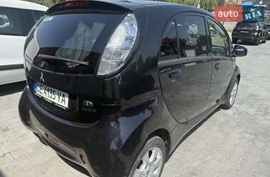 Хэтчбек Mitsubishi i-MiEV 2011 в 