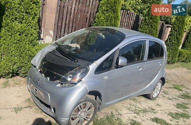 Хэтчбек Mitsubishi i-MiEV 2011 в 