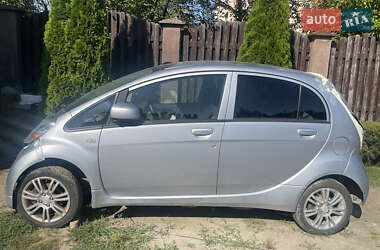 Хэтчбек Mitsubishi i-MiEV 2011 в 