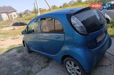 Хэтчбек Mitsubishi i-MiEV 2011 в 