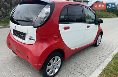 Хэтчбек Mitsubishi i-MiEV 2010 в 