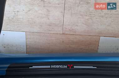Хэтчбек Mitsubishi i-MiEV 2012 в 