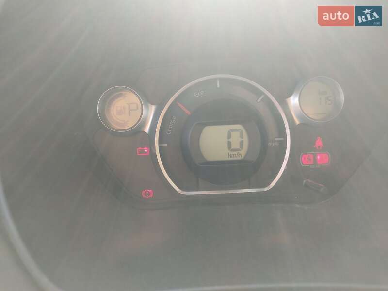 Хэтчбек Mitsubishi i-MiEV 2012 в Черновцах фото 24 Хэтчбек Mitsubishi i-MiEV 2012 в Черновцах