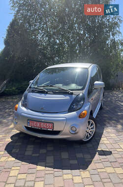 Хэтчбек Mitsubishi i-MiEV 2011 в 